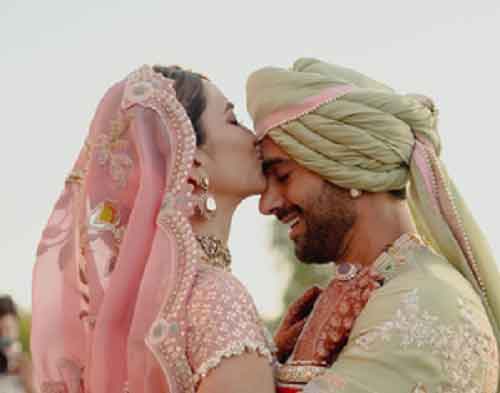 Kriti Kharbanda, Pulkit Samrat share pictures from dreamy wedding