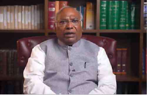 Kharge announces Hissedari, Shramik Nyay guarantees in TN