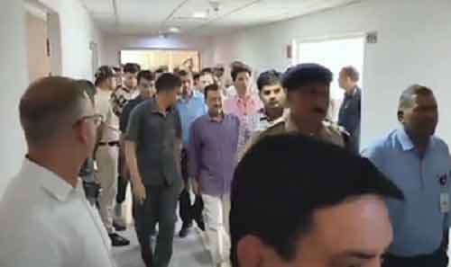 SC asks CM Kejriwal to not visit his office or secretariat, among other conditions