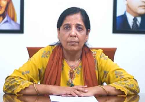 Sunita Kejriwal reads out Delhi CM Arvind Kejriwal’s message from jail