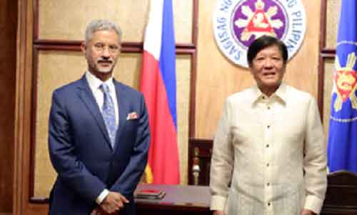 Philippines prez praises Indian Navy for rescuing Filipino crew members