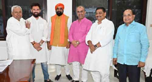 Chirag Paswan meets Bihar CM Nitish Kumar in Patna