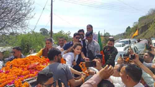 Kangana Ranaut holds roadshow in Mandi, responds to Supriya Shrinate’s ‘bhao’ jibe
