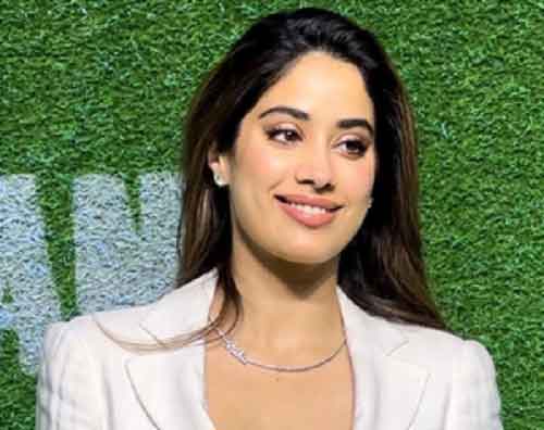 Janhvi confirms relationship with Shikhar Pahariya, wears neckpiece with ‘Shikhu’ written on it