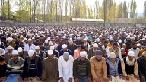 Thousands offer Eid prayers in J&K, no untoward incident reported