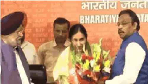 Akali leader’s daughter-in-law joins BJP, likely to contest against Harsimrat Kaur Badal