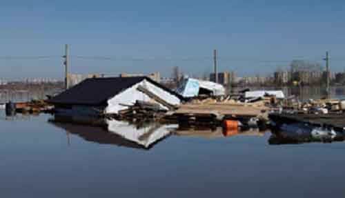 Russian regions grapple with severe flooding amid rising water levels