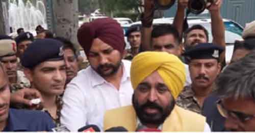 CM Bhagwant Mann meets Kejriwal in jail, says Delhi CM given terrorists-like treatment