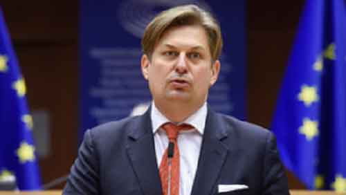 FBI questions German right-wing politician over Russian money: Report