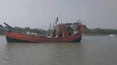 Customs official nabbed for leading betel nut smuggling racket from Bangladesh