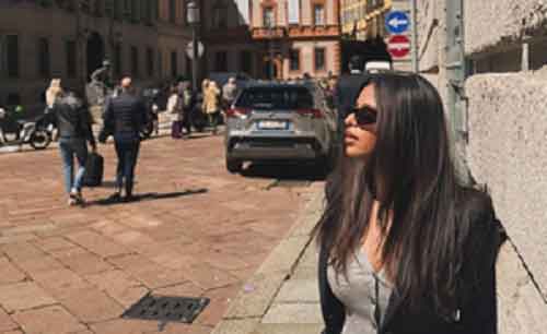 Suhana Khan soaks in the colours of Milan