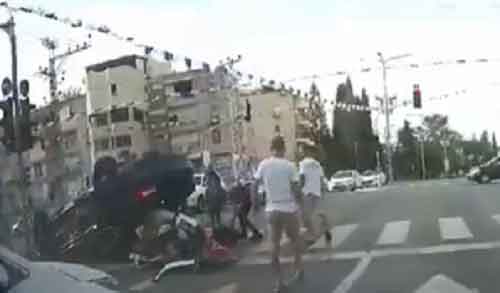 Israeli minister injured in car crash