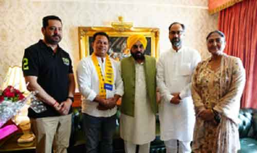 BJP, Akali Dal, Congress leaders join AAP in Punjab