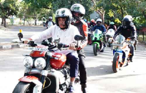 BJP candidate from Chandigarh rides bike to ‘speed up’ campaign
