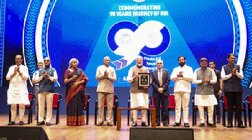 PM Modi pats RBI, says India must become ‘financially Aatmanirbhar’ in 10 years