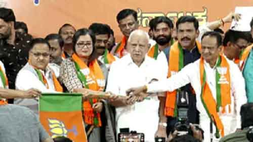 Karnataka: Independent MP Sumalatha Ambareesh joins BJP ahead of LS polls