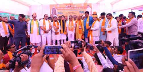 Ahead of polls, Congress leader Farsubhai Goklani joins BJP in Gujarat