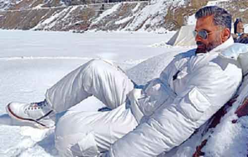 Suniel Shetty unveils first look with protective gear from his ‘action’ title