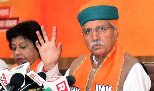 Oppn not accepting ECI’s challenge to detect flaws in EVMs: Union Law Minister