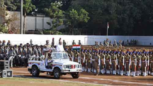 Governor urges people to create new, strong & prosperous Maharashtra