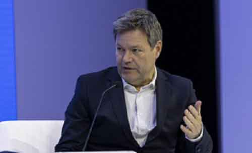 German economy minister denies suppressing nuclear phase-out concerns