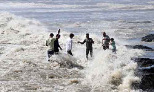 BMC-IMD alert: High swell spring-tide waves to hit Mumbai in next 36 hrs