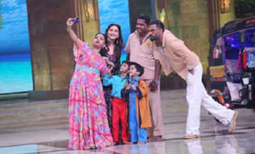 Madhuri, Suniel reminisce about plucking coconuts when they were children