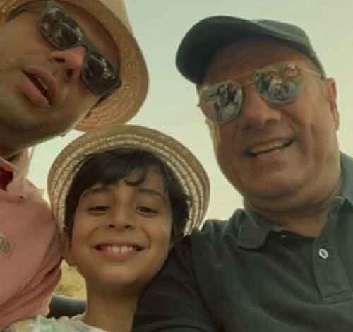 Boman Irani enjoys buggy ride with family on Mumbai’s Marine Drive