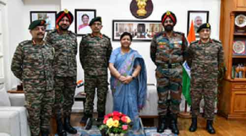 Top Army Eastern Command officials discuss Manipur security situation with Governor