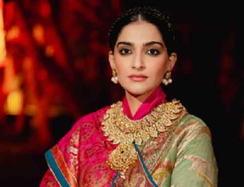 Sonam highlights country’s heritage when she showcases Indian craftsmanship globally