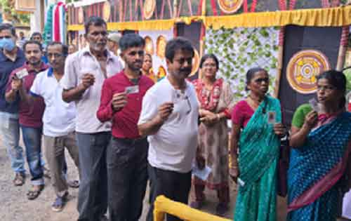 Polling underway in 8 LS seats in Bengal, ex-Trinamool worker found dead