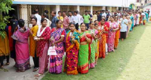 Brisk polling in Bengal amid sporadic incidents of violence