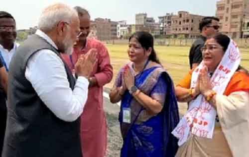 Long-cherished dream fulfilled: BJP worker moved to tears on meeting PM Modi in Saran