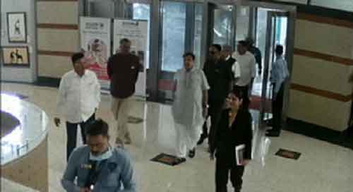 Nitin Gadkari undergoes tests in Mumbai hospital, gets clean bill of health