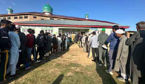 J&K L-G congratulates people on high voter turnout in Baramulla