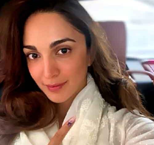 After making her Cannes debut, Kiara Advani lands in Mumbai, goes to vote