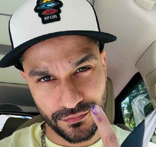 Kunal Kemmu drives for an hour from Bandra to Mira Road to cast his vote with parents