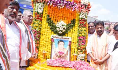Telangana CM, Deputy CM pay tributes to Rajiv Gandhi