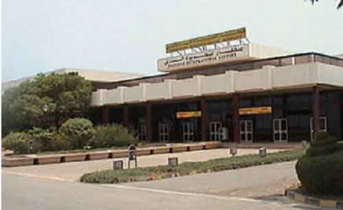 US-British coalition launches 6 airstrikes on Yemen’s Hodeidah airport