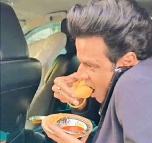 As he prepares for ‘Bhaiyya ji’ release, Manoj Bajpayee gorges on piping hot samosas in Lucknow