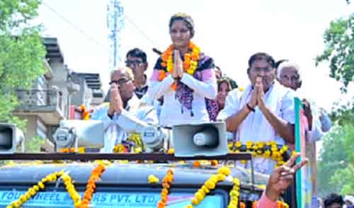 ‘Rajasthan govt to cover education expenses of Class 12 topper Prachi Soni’