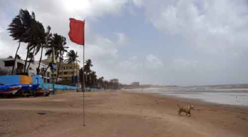 Severe cyclone likely to hit Bengal; NDRF teams deployed, Army & Navy on alert
