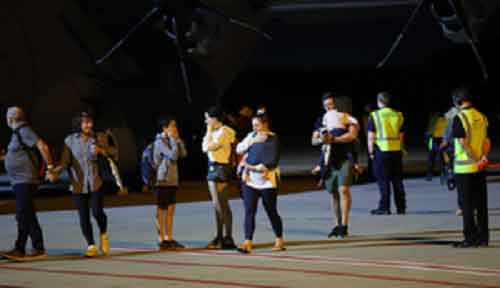 France evacuates tourists from riot-hit New Caledonia