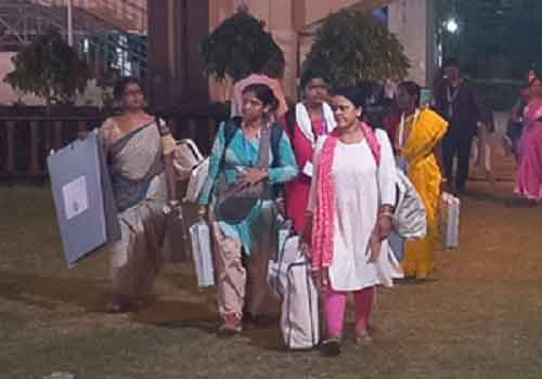 Over 61 per cent voting in LS polls’ 6th phase, enthusiastic J&K voters set another record