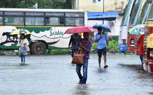 Kerala: IMD predicts heavy rain till May 29, issues yellow alert