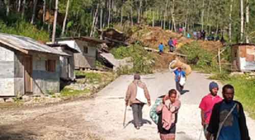 6 bodies retrieved in Papua New Guinea as thousands feared buried