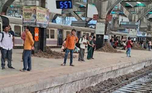 Central Railway mega block work: Shiv Sena urges Maha CM to declare holidays or allow WFH