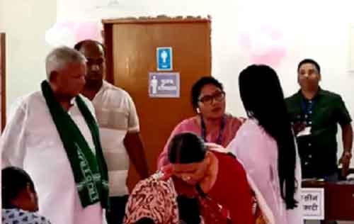 BJP complains to ECI against Lalu Prasad Yadav for MCC ‘violation’ while casting vote