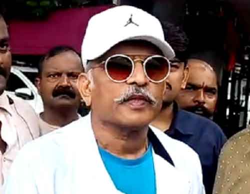 Annu Kapoor meets Shinde, seeks protection against threats to ‘Hamare Baarah’