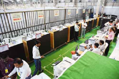 Election vote count begins in 48 Maha LS seats